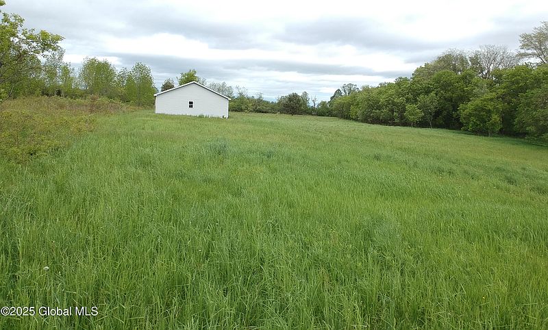 4th image of 264 Switzer Hill Road