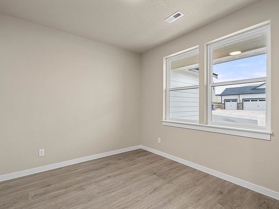 5th image of 18148 E Barclay Ct #5/4