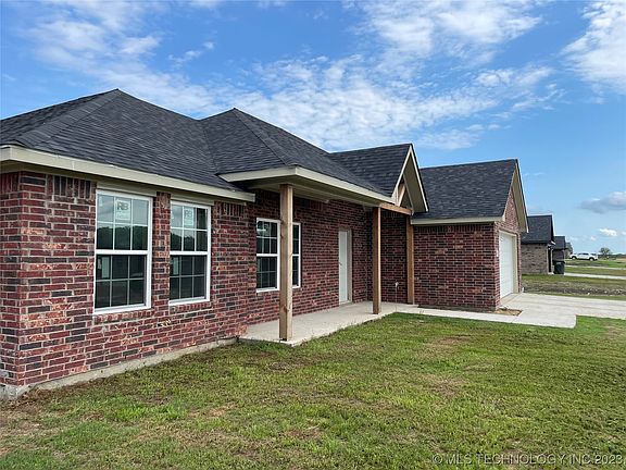 2nd image of 15942 Sunflower Ln