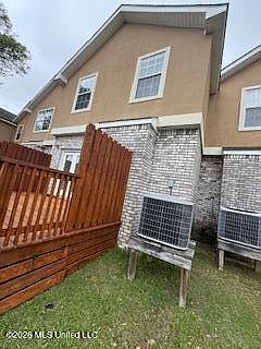 2nd image of 3479 Riverbend Cv