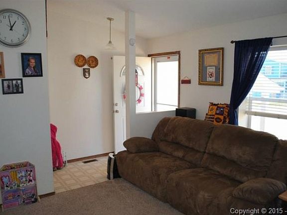 4th image of 3325 Bridgewater Dr