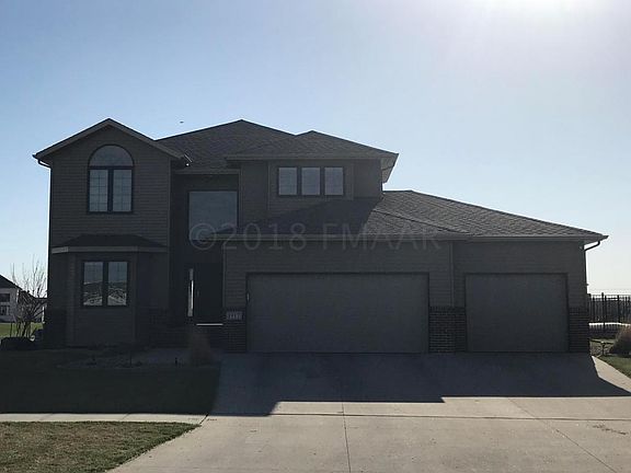 3rd image of 1917 Burlington Dr