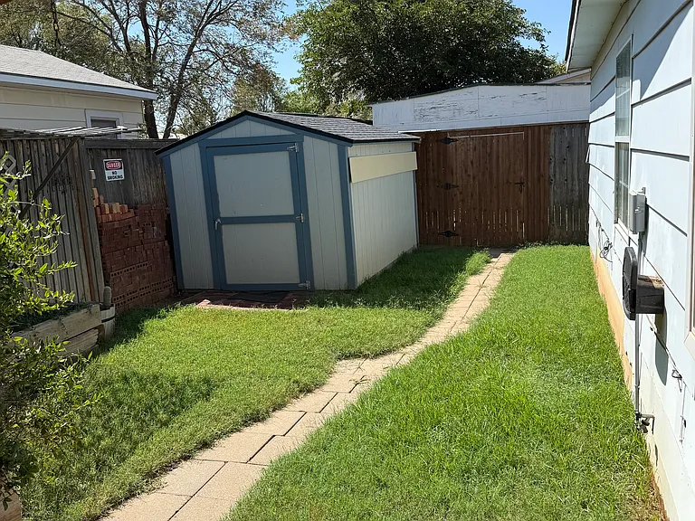 4709 Auburn St — Photo 3
