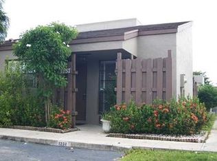 1257 NW 123rd Ter, Pembroke Pines, FL 33026