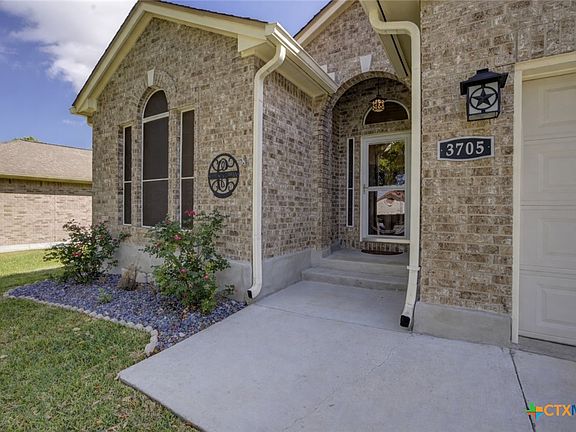 3rd image of 3705 Hillside