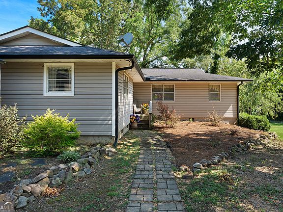 5th image of 150 Beard Lake Rd SE