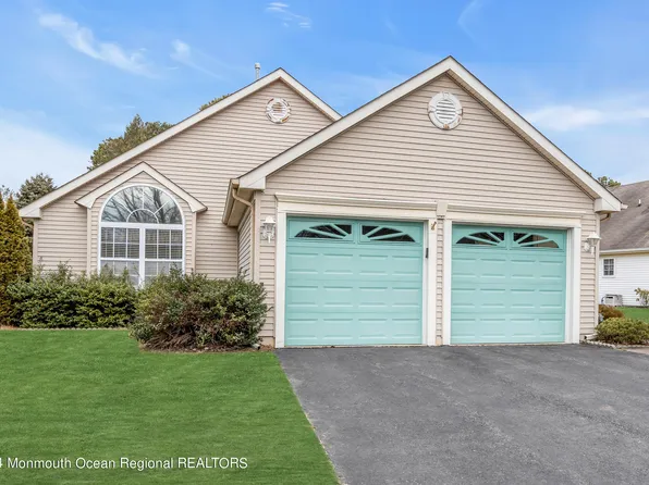 4 Sandhurst Road, Lakewood, NJ 08701