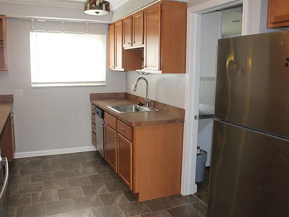 3rd image of 2500 Normandy Rd Unit 2
