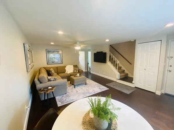 124 Kingston St Unit 124, North Andover, MA 01845