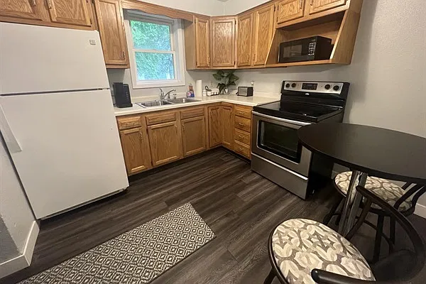 2 bed, 840 sqft, $950 — Photo 3