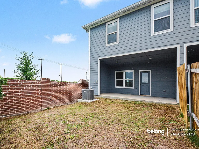 203 Marsh Ln — Photo 17