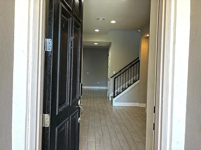 4 bed, 2.5 bath, 2944 sqft, $3,200 — Photo 4