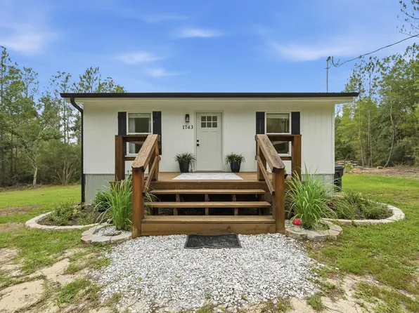 1743 Hinote Rd, Defuniak Springs, FL 32433