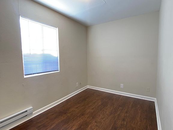 3rd image of 2819 Curtis Ave #5