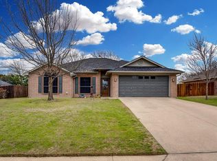 1334 Ridge Dr, Midlothian, TX 76065