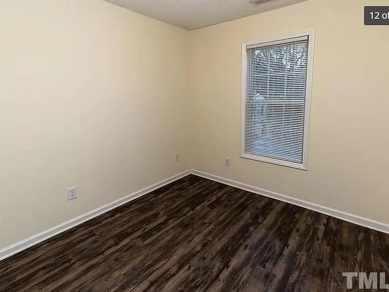 2128 Walnut Bluffs Ln — Photo 13