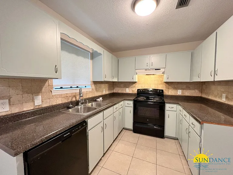 358 Evergreen Pl — Photo 4