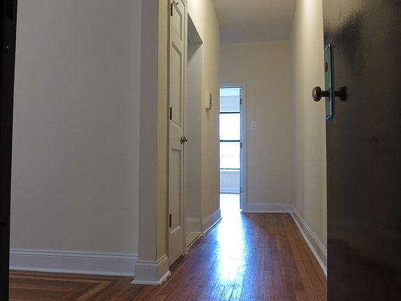 2nd image of 403 Audubon Ave APT 5D