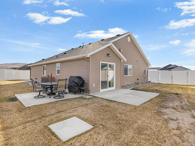 4960 Masterson Cir — Photo 13