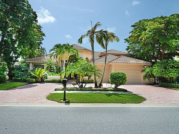 Home For Sale In Boca Grove