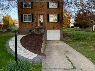 106 Springhouse Dr, Butler, PA 16001