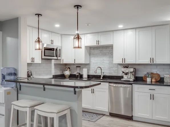 18 Washington St APT 1, Plainville, MA 02762