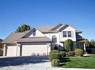 1214 S Irving Pl, Kennewick, WA 99338
