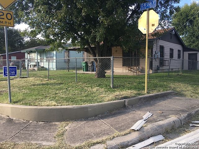 1st image of 303 Drury Ln