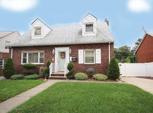 91 Roderick Ave, Staten Island, NY 10305