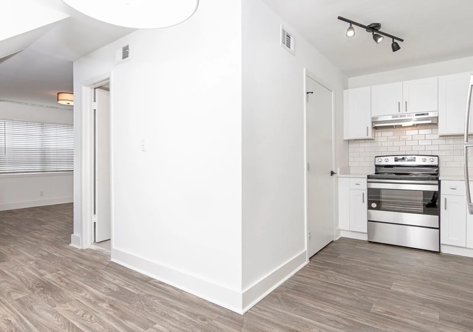 White Oak Townhomes — Photo 4