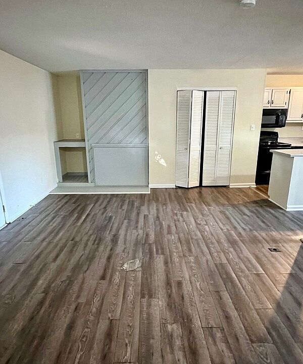 2nd image of 1422 Riverview Rd APT B