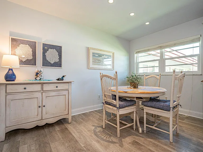 20 Pine Arbor Ln #202 — Photo 9