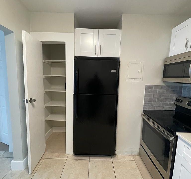 1st image of 909 NW 30th Ct #16686956