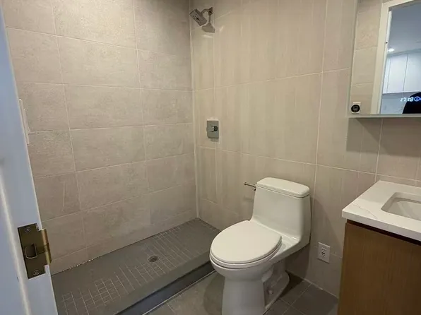 2286 Cropsey Avenue image 6 of 11