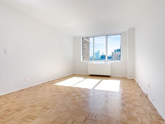 5th image of 424 W End Ave APT 18L