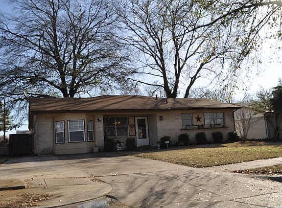 2nd image of 1230 Eastern Heights Dr