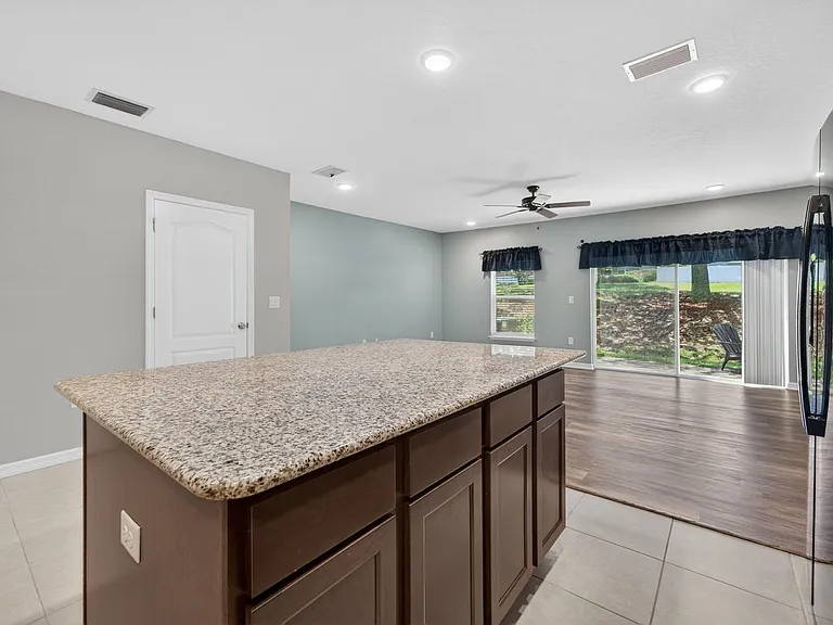 3842 Hampstead Ln — Photo 14