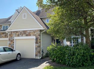 46 Overlook Cir, Berwyn, PA 19312