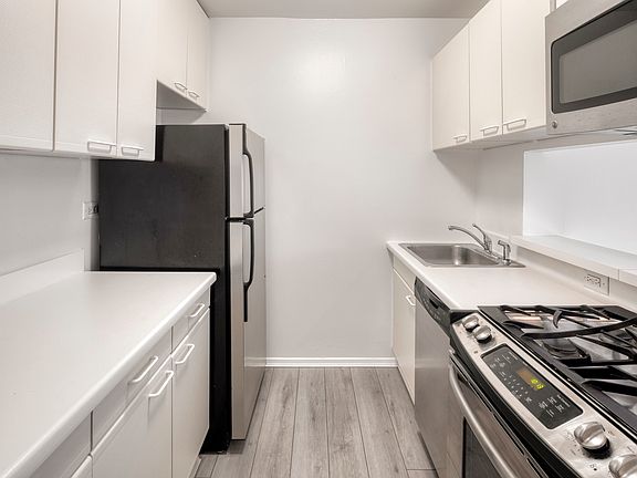 5th image of 200 E 89th St APT 14D