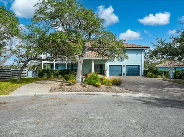 2301 Lakeside Ct, Rockport, TX 78382