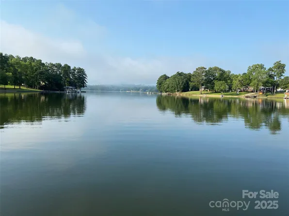 1805 Lakeshore Rd, Camden, SC 29020