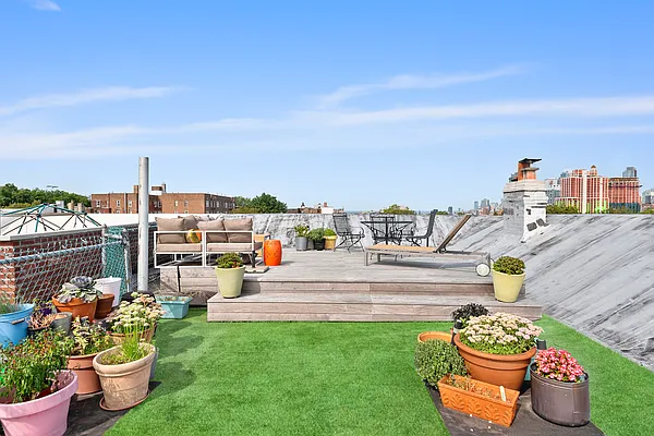 Sold by Compass | media 20