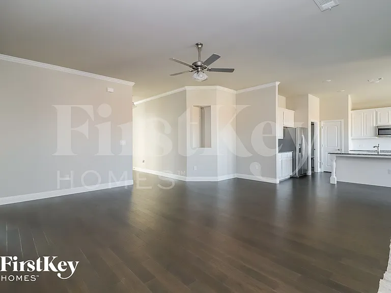 109 Independence Dr — Photo 5