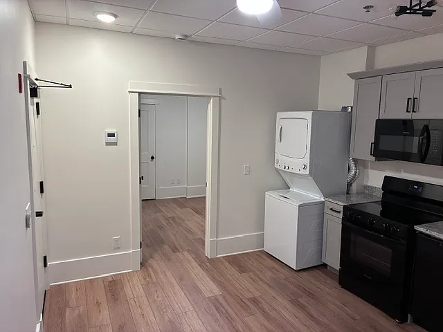 775 W King St #1105 — Photo 6