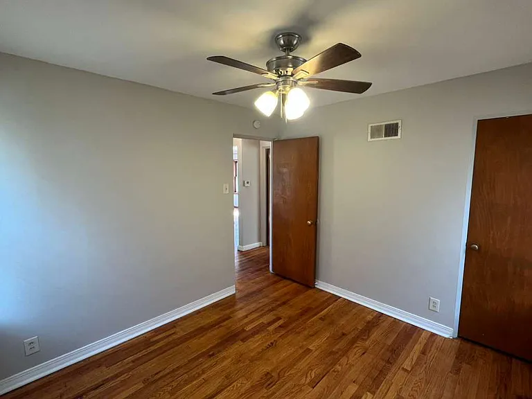 9813 Lullaby Ln — Photo 22