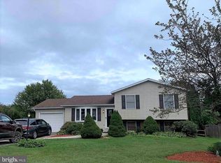 29 Loop Dr, Hanover, PA 17331