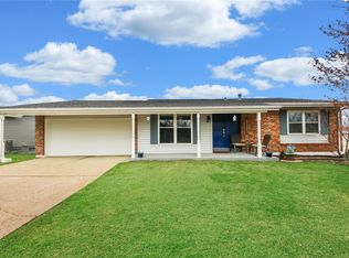 685 Cedar Run Dr, Ballwin, MO 63021