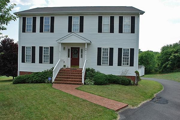 1st image of 2611 Meadow Springs Cir