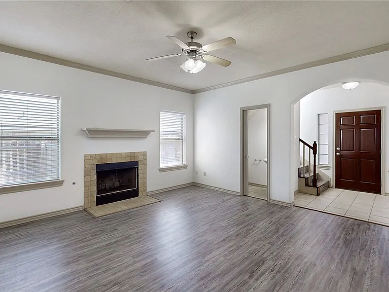 2212 Brougham Pl — Photo 4