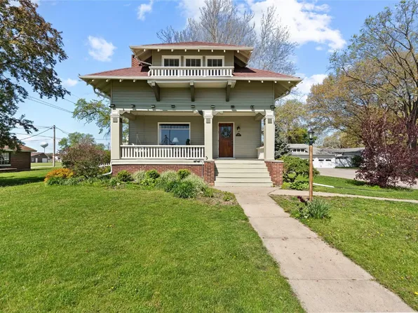 449 Western Ave, Marengo, IA 52301